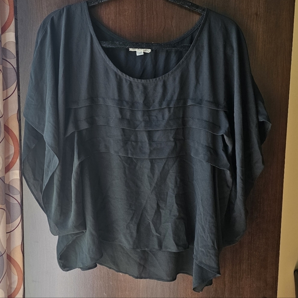 Black Women's Ruffled Top With Flowy Sleeves
